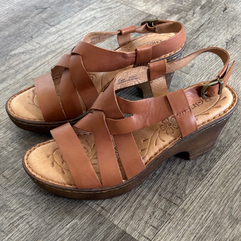 Born Cubera Clog Shoes
